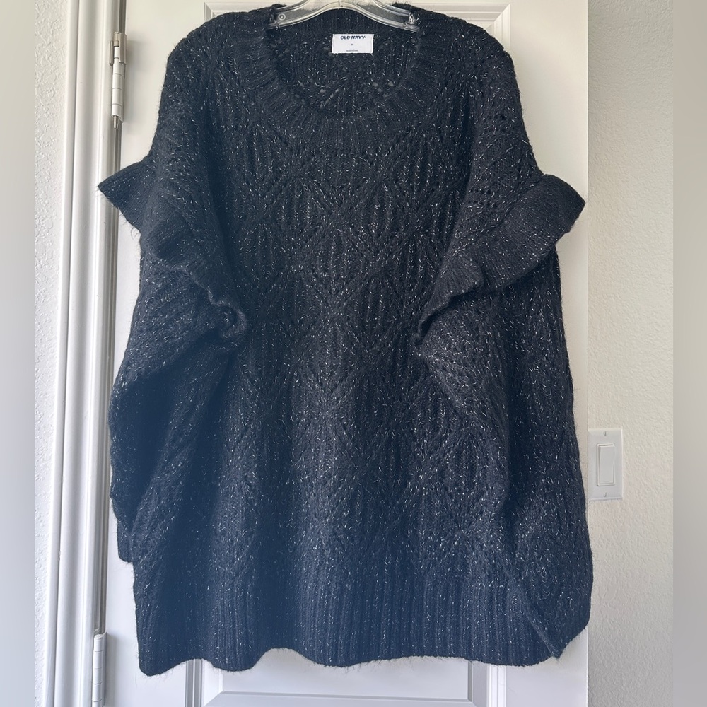 NWOT✨Old Navy Women's Black Textured Crew Neck Sweater - Picture 2 of 8